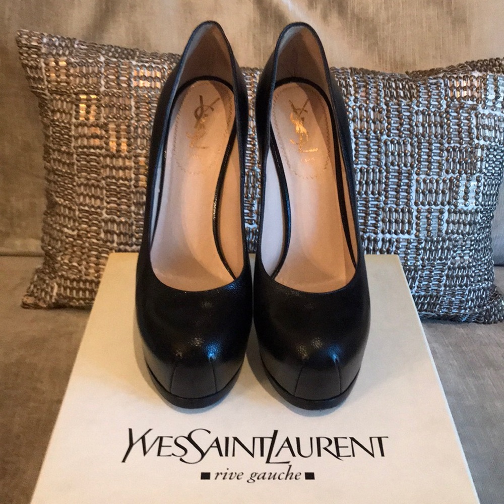 YSL Tribute two textured blk leather pumps